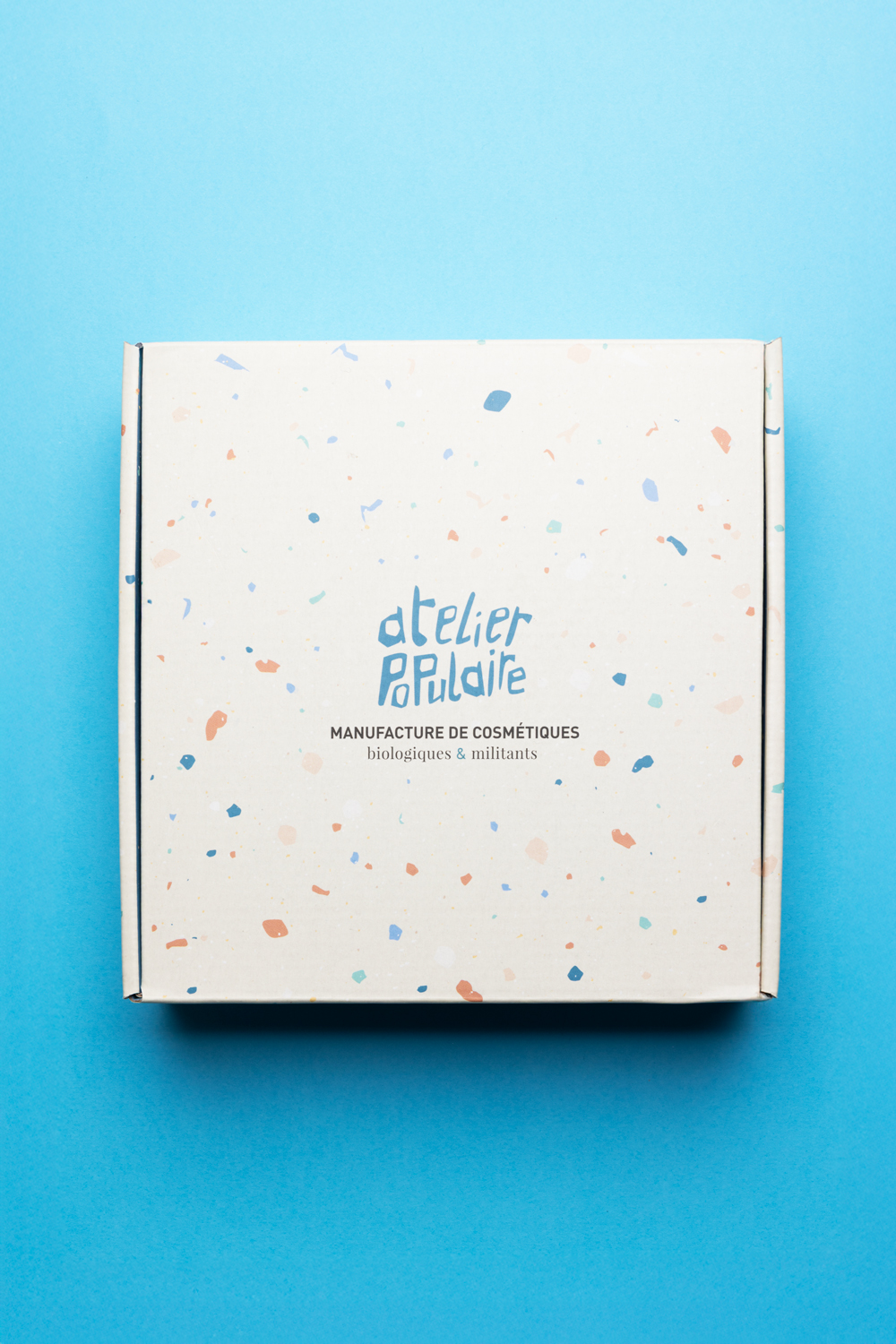 Boîte du kit savons, également conçu pour le séchage de ces derniers